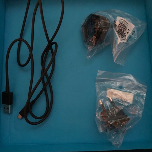 BlackBerry Playbook tablet. Original packaging. - Picture 6 of 6